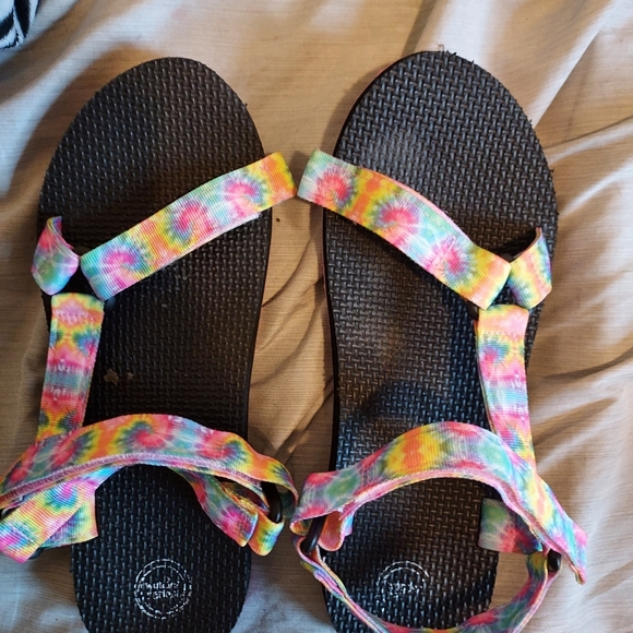 Sandals - Picture 1 of 2